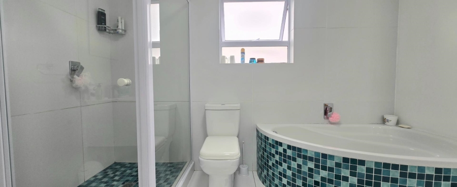 4 Bedroom Property for Sale in Franskraal Western Cape